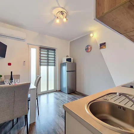 Apartmán Vigi-1 By Interhome Povljana